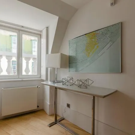 Modern In The Heart Of Alfama *